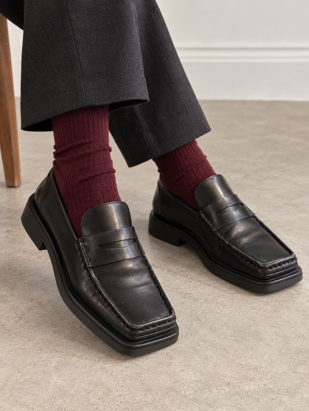 Vagabond Black Leather Square-Toe Penny Loafers